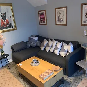  Maison d'hôtes Wake Up With 2 Cats On Your Face